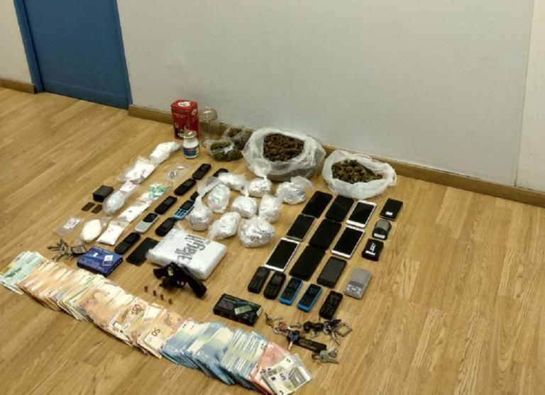 Εξαρθρώθηκαν δύο ομάδες διακίνησης ναρκωτικών στην Αθήνα! Κατασχέθηκαν 2,5 κιλά κοκαΐνης