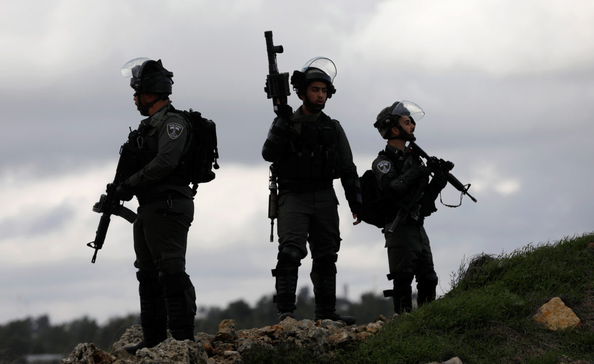 Τρεις νεκροί από επιθέσεις της Χαμάς – Απέκλεισε την Ραμάλα ο ισραηλινός στρατός