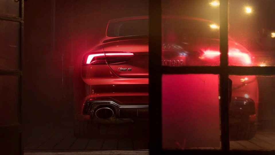 Ο Αϊ-Βασίλης είναι τελικά πολύ σπορ τύπος! [vid]