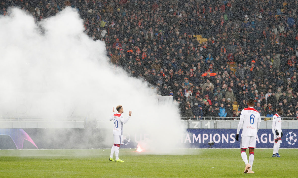 Champions League: “Χαμός” στην Ουκρανία! Οπαδοί της Ντινάμο “χτύπησαν” στο Σαχτάρ – Λιόν [pics]