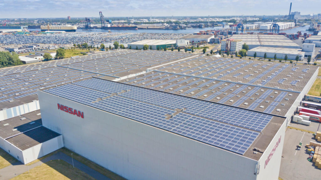 Η Nissan θέτει σε λειτουργία μεγαλύτερη οροφή με συλλέκτες ηλιακής ενέργειας
