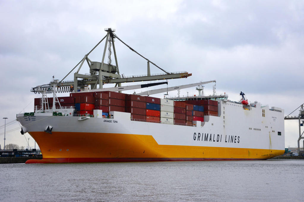 Πανικός σε πλοίο στον Τάμεση – Τέσσερις οπλισμένοι λαθρεπιβάτες απειλούν τους ναυτικούς