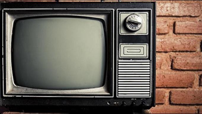 Απίθανο περιστατικό σε γύρισμα! «Πετάχτηκε το δόντι του κι έκανε γκελάκια στο πάτωμα! Μια λίμνη αίματος στα πόδια μου»