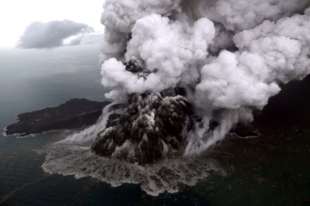 Ινδονησία τσουνάμι ηφαίστειο