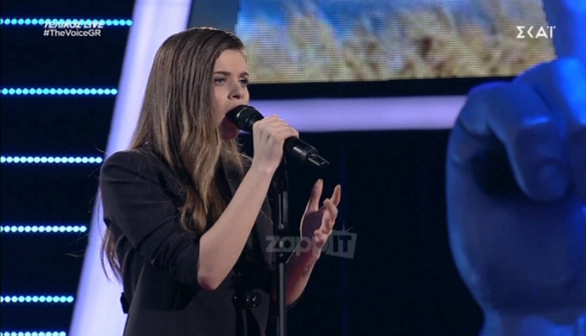 The Voice – Τελικός: Συγκλόνισε με την ερμηνεία της στο «Άνθρωποι μονάχοι»! Μαγεμένος ο Σάκης Ρουβάς…