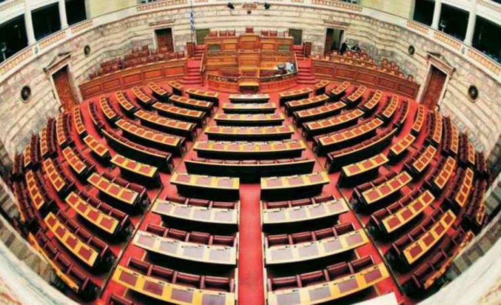 «Στα 55 μου, βουλευτής, έβγαζα 7.000 ευρώ το μήνα, τώρα όλα μαζί με τη σύνταξη μου είναι 1.500 ευρώ… μένω στο ενοίκιο»