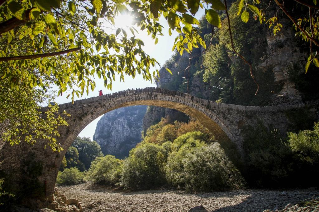 Ζαγοροχώρια: Ένας ανέγγιχτος παράδεισος με 46 γραφικά χωριά