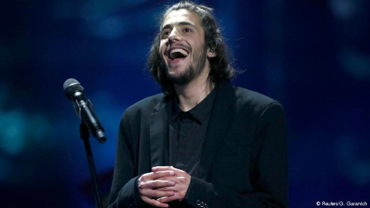 Salvador Sobral: Παντρεύτηκε ο νικητής της Eurovision 2017 ένα χρόνο μετά τη μεταμόσχευση καρδιάς