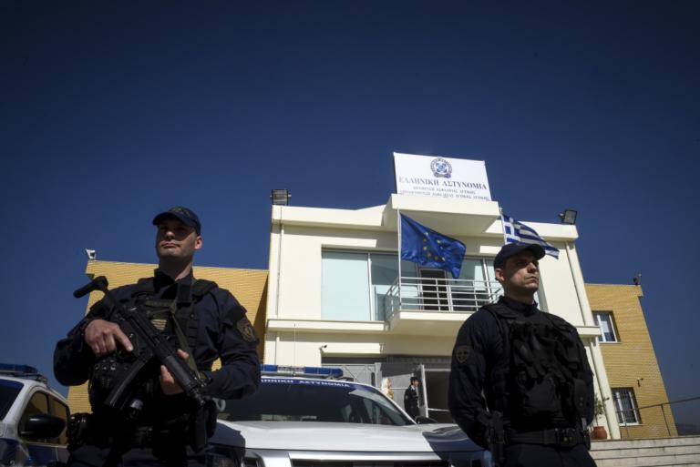 Μετάλλιο ανδραγαθίας μετά θάνατον σε αστυνομικούς που έπεσαν στο καθήκον από πυρά κακοποιών | Newsit.gr Μετάλλιο ανδραγαθίας μετά θάνατον σε αστυνομικούς που έπεσαν στο καθήκον από πυρά κακοποιών | Newsit.gr