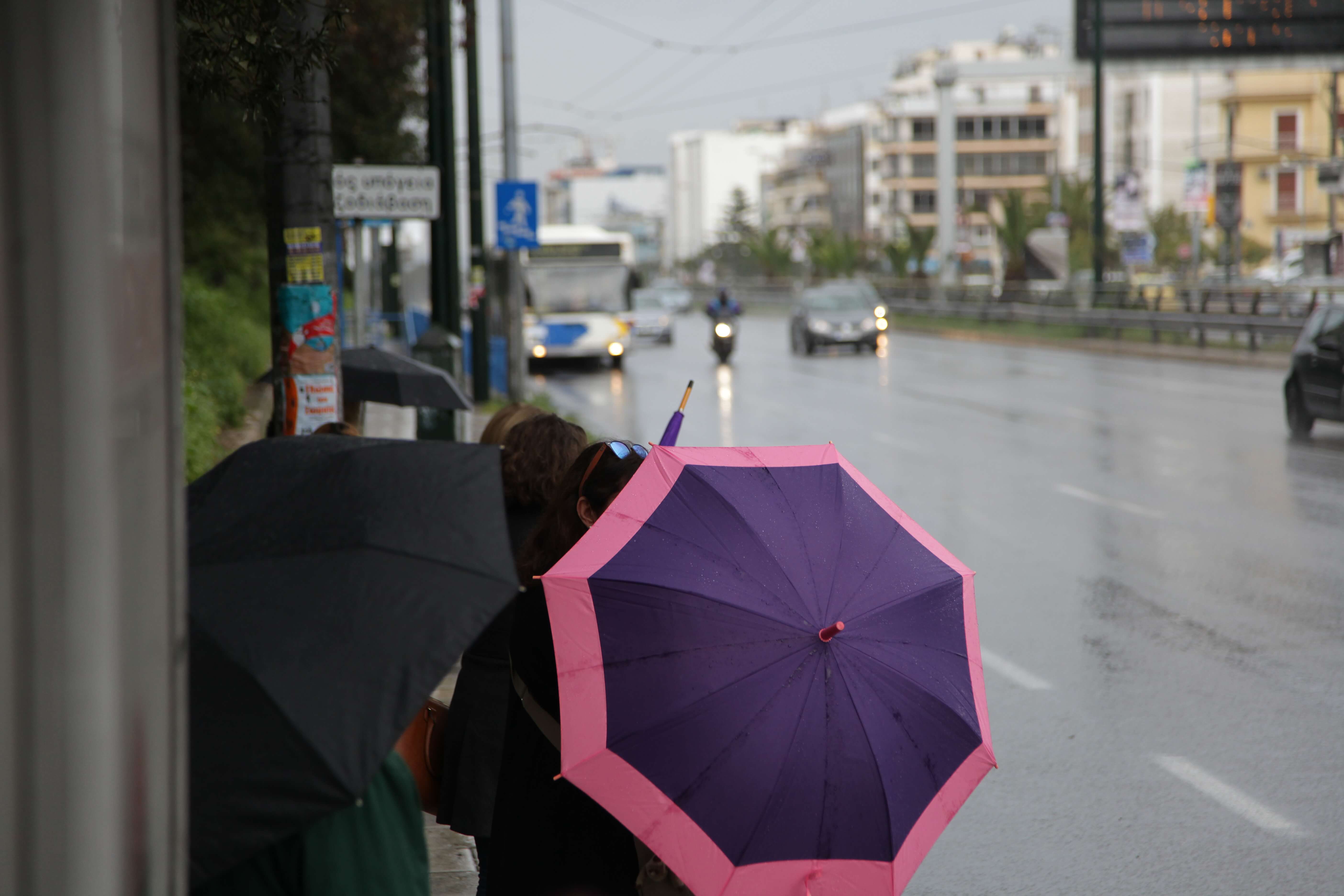 Καιρός: Απανωτά κύματα κακοκαιρίας – Ο Φοίβος σε video