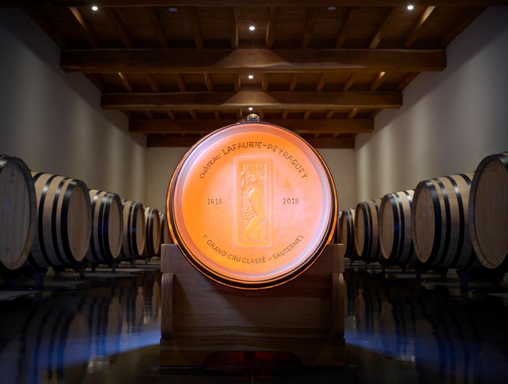 Το μοναδικό κρυστάλλινο βαρέλι στον κόσμο – Περιέχει γαλλικό κρασί 200 ετών