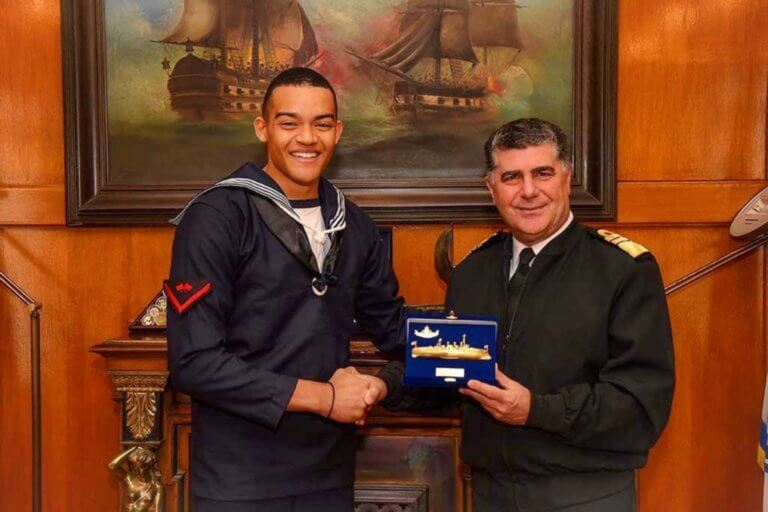 Το Πολεμικό Ναυτικό τίμησε τον Καραλή! “Στιγμή που θα μείνει για πάντα στην καρδιά μου”