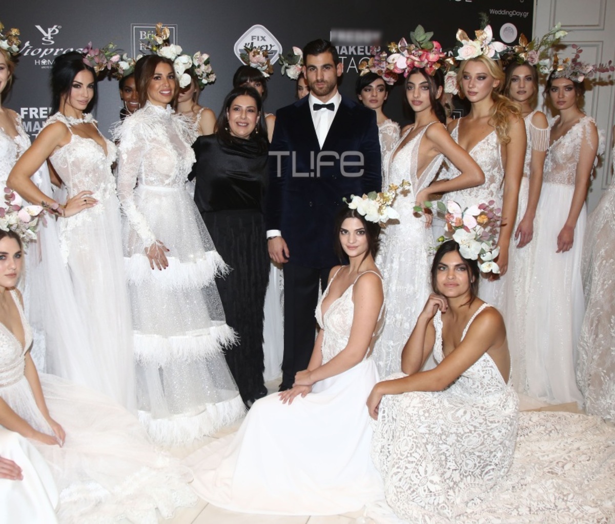 Οι celebrities παρακολούθησαν στην πασαρέλα τις πιο όμορφες νύφες! [pics]