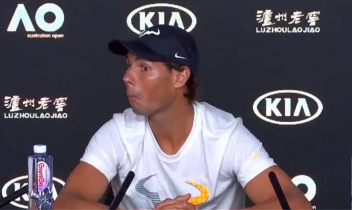 Australian Open: Κοιμήθηκε στη συνέντευξη Τύπου του Ναδάλ! video