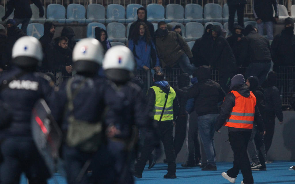 ΠΑΣ Γιάννινα – ΑΕΚ: “Ντου” οπαδών στο ημίχρονο! [pics]