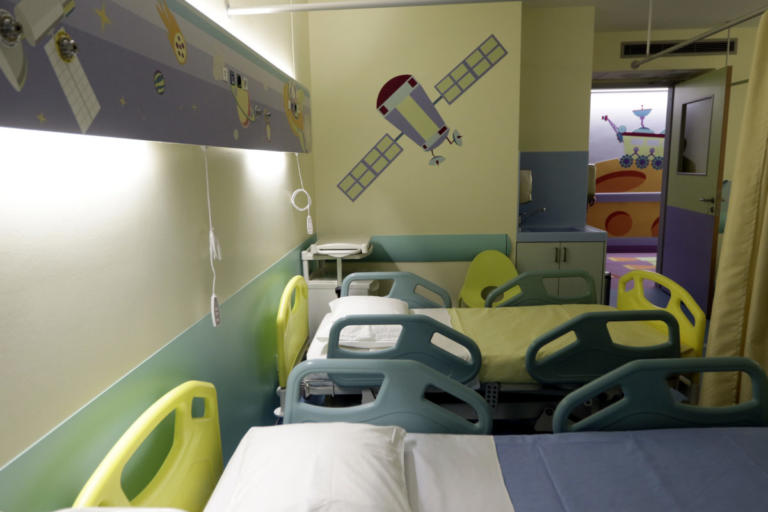 Μάχη για τη ζωή τους δίνουν τα δίδυμα αδελφάκια από την Καλλιθέα – Τι λέει ο διοικητής του Παίδων | Newsit.gr Μάχη για τη ζωή τους δίνουν τα δίδυμα αδελφάκια από την Καλλιθέα – Τι λέει ο διοικητής του Παίδων | Newsit.gr