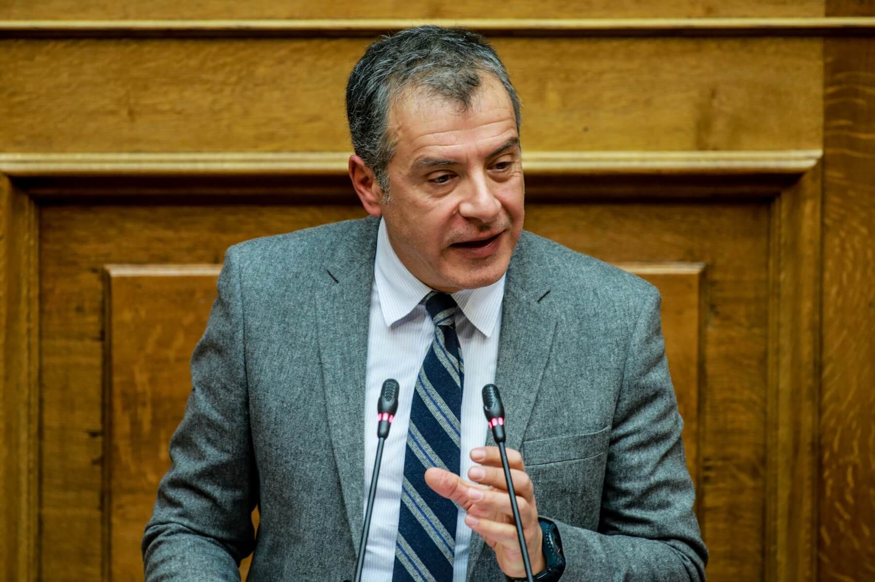 Θεοδωράκης: Ναι σε πρόταση μομφής κατά Τσίπρα – Ο πρωθυπουργός είναι αντίπαλός μου! – Video