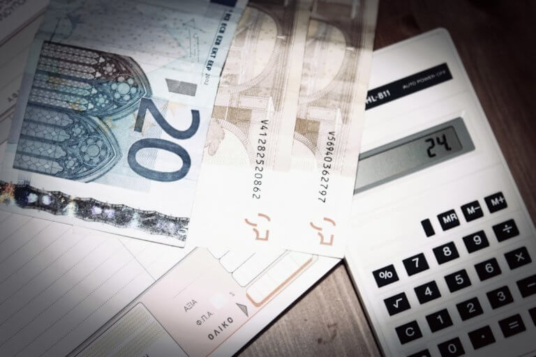 Η μείωση του αφορολόγητου θα καταπιεί τις επιπλέον αμοιβές όσων αμείβονται με τον κατώτατο μισθό | Newsit.gr Η μείωση του αφορολόγητου θα καταπιεί τις επιπλέον αμοιβές όσων αμείβονται με τον κατώτατο μισθό | Newsit.gr