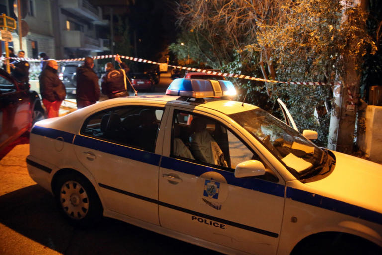 Μεταμεσονύχτιο τέλος στο θρίλερ του Αγίου Δημητρίου – 60χρονος ταξιτζής απειλούσε να αυτοκτονήσει