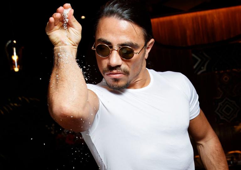 Στα δικαστήρια ο διάσημος Τούρκος σεφ Salt Bae: Υπάλληλος του έκανε μήνυση επειδή του έκλεβε τα φιλοδωρήματα | Newsit.gr Στα δικαστήρια ο διάσημος Τούρκος σεφ Salt Bae: Υπάλληλος του έκανε μήνυση επειδή του έκλεβε τα φιλοδωρήματα | Newsit.gr