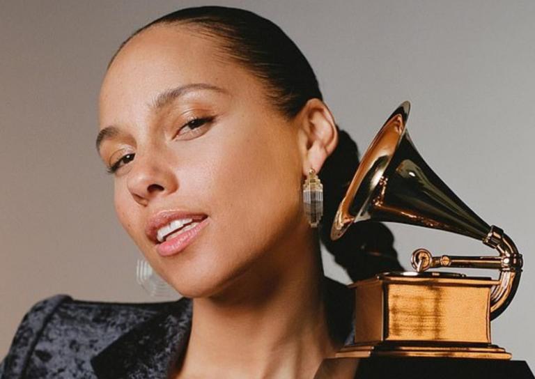 Alicia Keys: Αυτή θα είναι η φετινή παρουσιάστρια των βραβείων Grammy! | Newsit.gr Alicia Keys: Αυτή θα είναι η φετινή παρουσιάστρια των βραβείων Grammy! | Newsit.gr