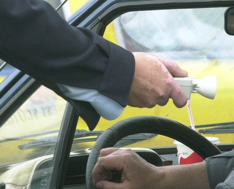 Βόλος: Του έκαναν δύο φορές αλκοτέστ γιατί δεν μπορούσαν να πιστέψουν αυτό που έδειξε η πρώτη μέτρηση! | Newsit.gr Βόλος: Του έκαναν δύο φορές αλκοτέστ γιατί δεν μπορούσαν να πιστέψουν αυτό που έδειξε η πρώτη μέτρηση! | Newsit.gr