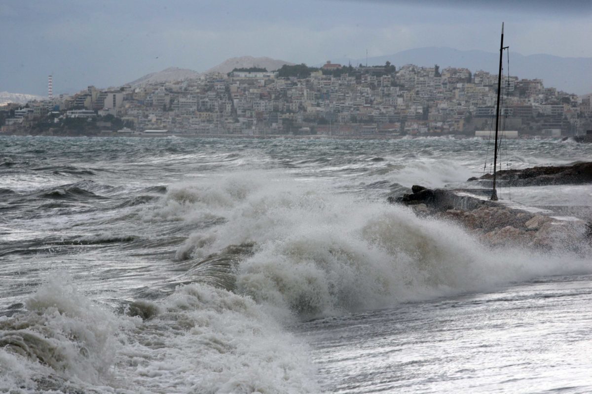 Καιρός: Απαγόρευση απόπλου από τα λιμάνια του Πειραιά, της Ραφήνας και του Λαυρίου!