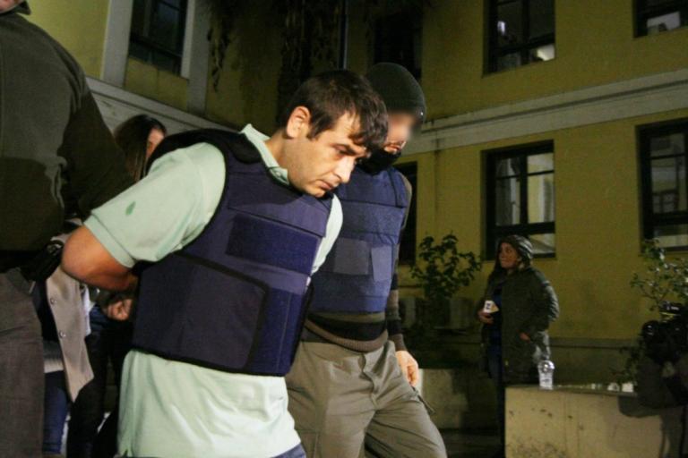 Φυλακές Κορυδαλλού: Ο ένας τον κρατούσε, ο άλλος τον κατέσφαζε! | Newsit.gr