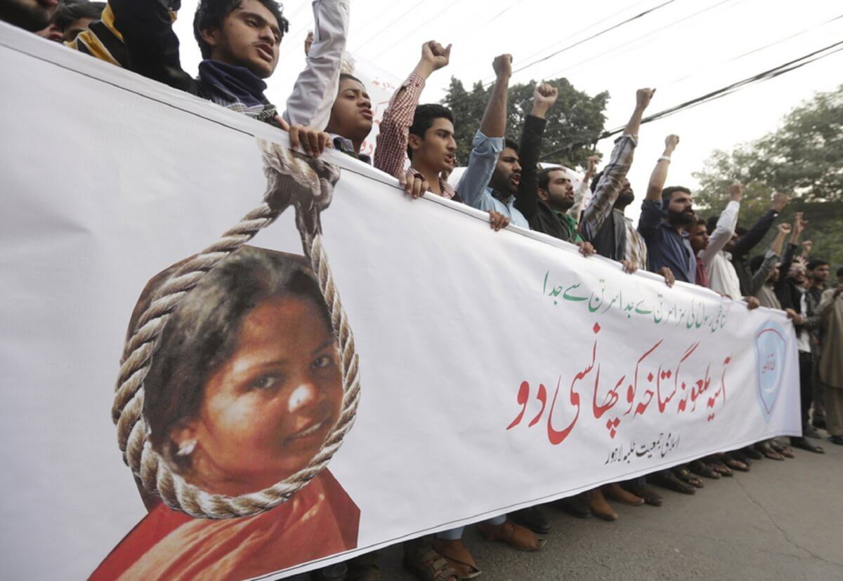 Πακιστάν: Οριστικά αθώα η πρώην μελλοθάνατη Άσια Μπίμπι – Η απίστευτη ιστορία της