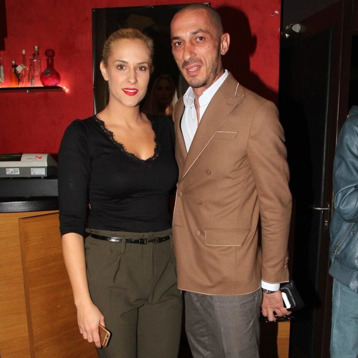 Γενέθλια για την Έλενα Ασημακοπούλου: Η τούρτα-υπερπαραγωγή και η αποκάλυψη της ηλικίας της! (pic)