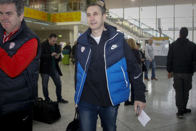 Ολυμπιακός – Μπλατ: “Καλό σημάδι ότι κερδίσαμε μια εξαιρετική Μπασκόνια χωρίς τον Μιλουτίνοφ” | Newsit.gr Ολυμπιακός – Μπλατ: “Καλό σημάδι ότι κερδίσαμε μια εξαιρετική Μπασκόνια χωρίς τον Μιλουτίνοφ” | Newsit.gr