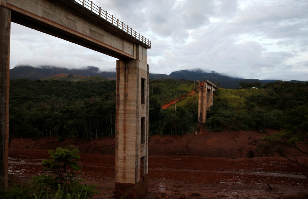 Βραζιλία: Εκκενώνονται χωριά – Κίνδυνος να καταρρεύσει κι άλλο φράγμα – video