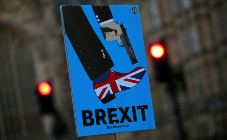 Δεν θέλει Brexit χωρίς συμφωνία η Τερέζα Μέι αλλά δεν το αποκλείει…