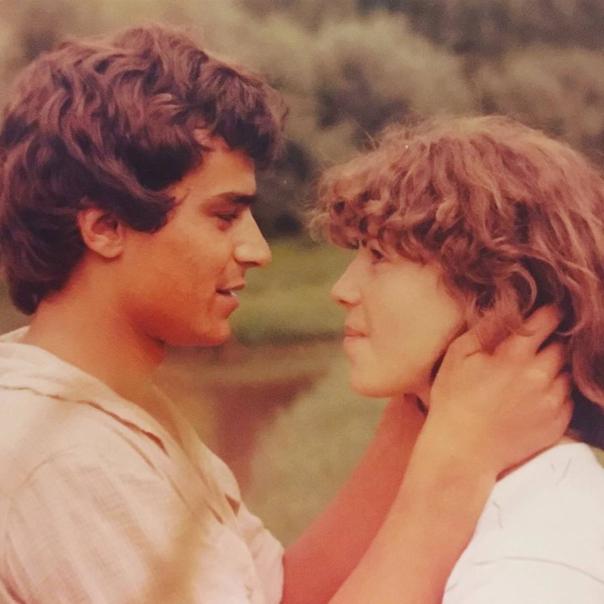 Σαν διαφήμιση του ΄80! Το ζευγάρι της φωτογραφίας είναι οι γονείς Ελληνίδας τραγουδίστριας! [pics]