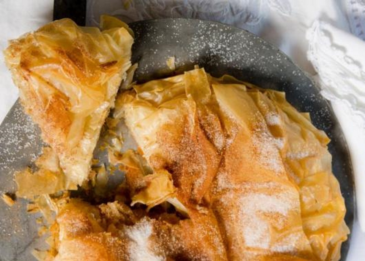 Εύκολη και γρήγορη πολίτικη μπουγάτσα χωρίς κρέμα