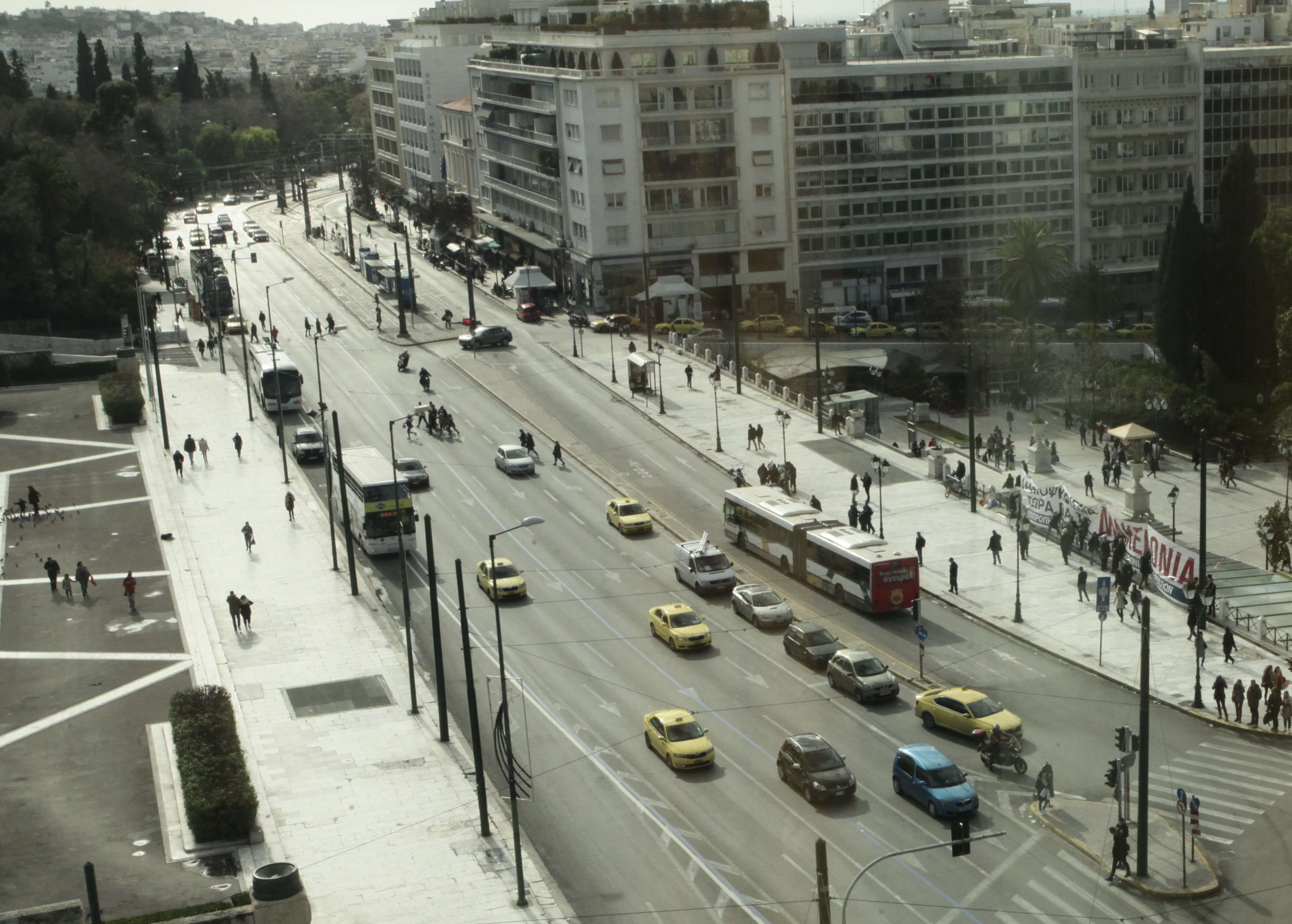 Προσοχή: Ποιοί δρόμοι θα είναι κλειστοί σήμερα στην Αθήνα – Πορείες και απεργίες