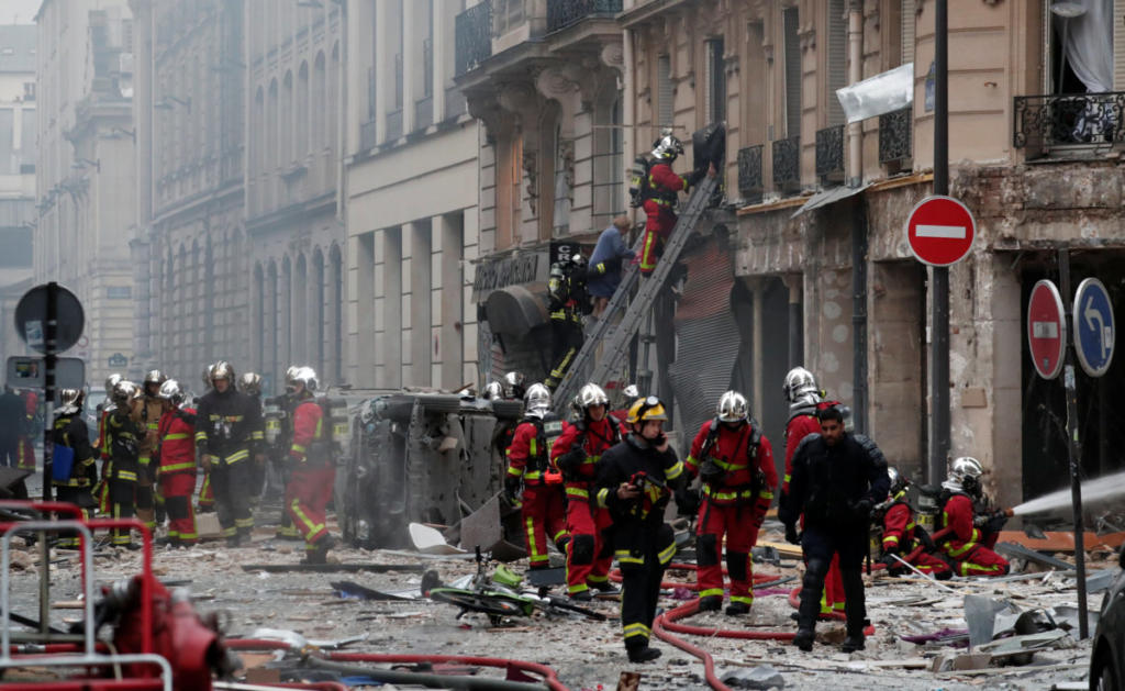 Δύο νεκροί, δεκάδες τραυματίες μετά την ισχυρή έκρηξη στο κέντρο του Παρισιού – Συγκλονιστικές εικόνες