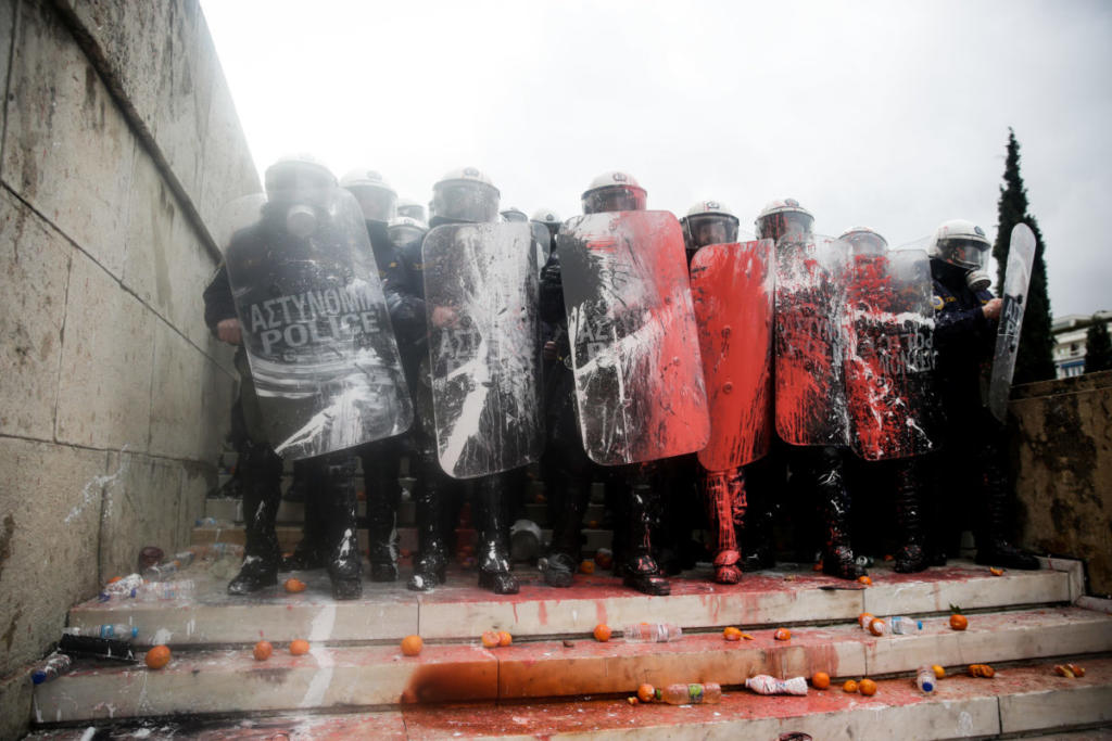 Επεισόδια στο συλλαλητήριο για τη Μακεδονία