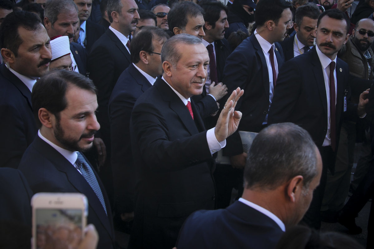 Νέες τουρκικές προκλήσεις: Θα προστατεύσουμε την “τουρκική μειονότητα” στη δυτική Θράκη