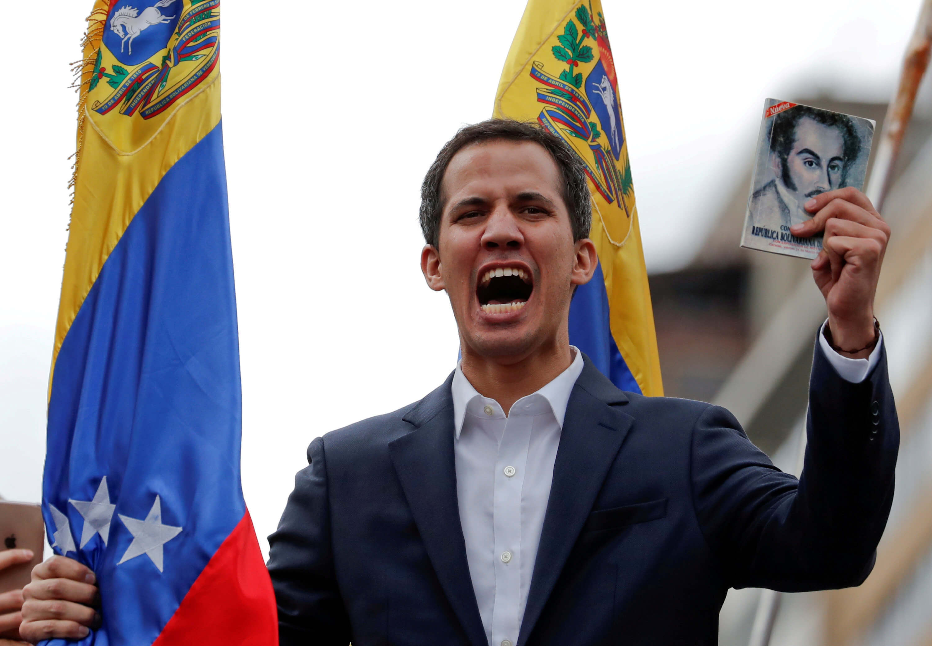 Βενεζουέλα: Ο Τραμπ συνεχάρη την Γκουαϊδό για την αυτοανακήρυξη του σε πρόεδρο