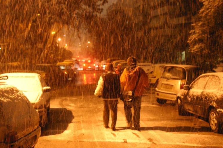 Καιρός: Χιονίζει αυτή την ώρα στην Κηφισιά! Χαμηλές θερμοκρασίες στην Αττική