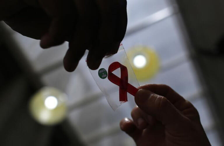 Ο Αμερικανός που διέρρευσε τα στοιχεία ακόμα 14.000 οροθετικών… μπορεί να έχει στην κατοχή του κι άλλα! | Newsit.gr Ο Αμερικανός που διέρρευσε τα στοιχεία ακόμα 14.000 οροθετικών… μπορεί να έχει στην κατοχή του κι άλλα! | Newsit.gr