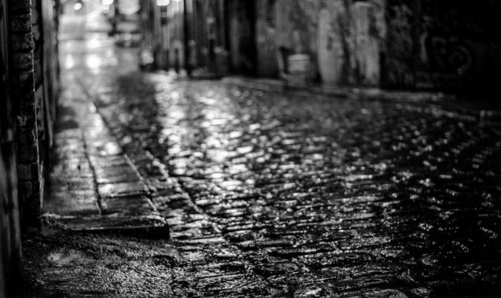 “Δεν αντέχω να βλέπω τους Έλληνες να κοιμούνται στα πεζοδρόμια! Τους ξένους τους βοηθάμε…”