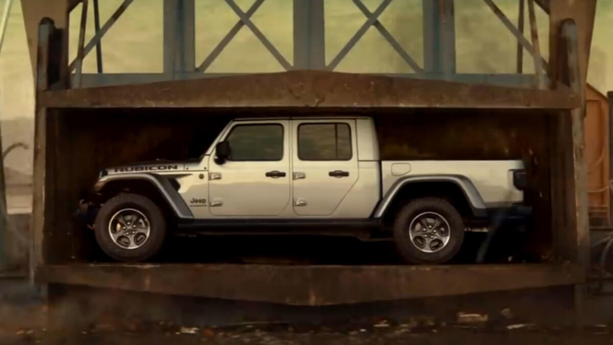 Ένα Jeep Gladiator στην… πρέσα! [vid]