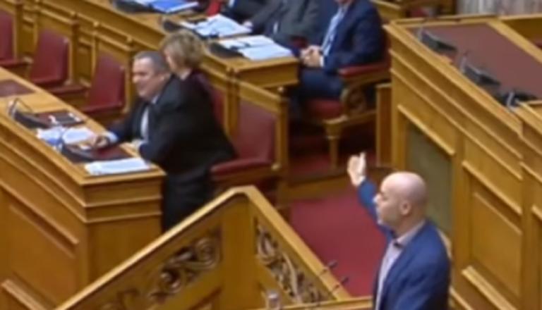 Επίθεση Καμμένου σε Αμυρά: Για νυφούλα καλό σας βλέπω! – video | Newsit.gr Επίθεση Καμμένου σε Αμυρά: Για νυφούλα καλό σας βλέπω! – video | Newsit.gr