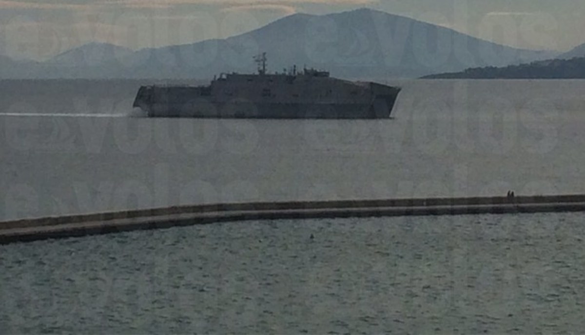 Στο λιμάνι του Βόλου το αμερικανικό, πολεμικό καταμαράν USNS Carson City