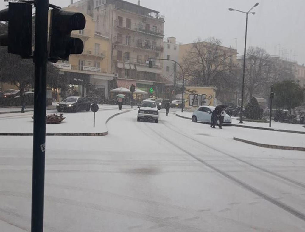 Καιρός – Κέρκυρα: Χιόνισε μέσα στην πόλη μετά από 13 χρόνια! Video