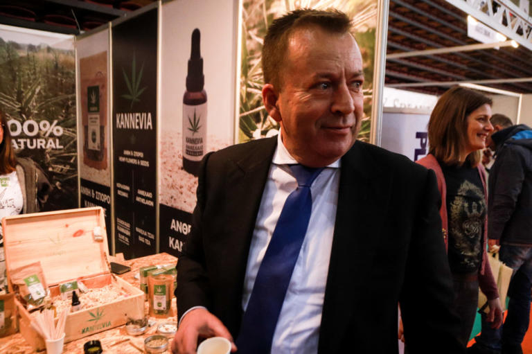Βασίλης Κόκκαλης: Τελικά παραιτήθηκε ή τον διέγραψε ο Πάνος Καμμένος; | Newsit.gr Βασίλης Κόκκαλης: Τελικά παραιτήθηκε ή τον διέγραψε ο Πάνος Καμμένος; | Newsit.gr