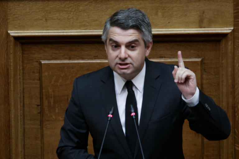 Κωνσταντινόπουλος τα «χώνει» σε Κρεμαστινό – «Λυπάμαι και ντρέπομαι»! | Newsit.gr Κωνσταντινόπουλος τα «χώνει» σε Κρεμαστινό – «Λυπάμαι και ντρέπομαι»! | Newsit.gr