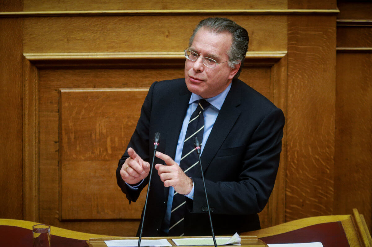 Κουμουτσάκος: Ο Τσίπρας θα χορέψει μόνος του το ταγκό του διχασμού